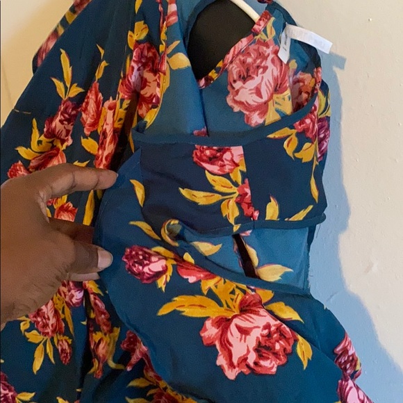 Top - Picture 2 of 2